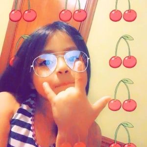 Meet your Posher, Ana